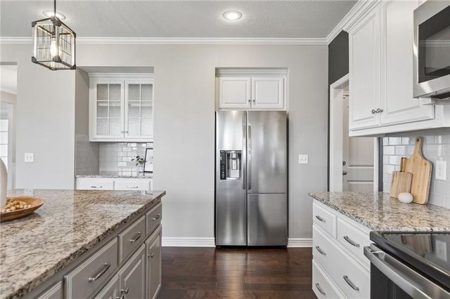 6717 NW 104th Terrace, Kansas City, MO 64154