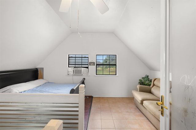 1820 South Old Smithville RD, Flatonia, TX 78941