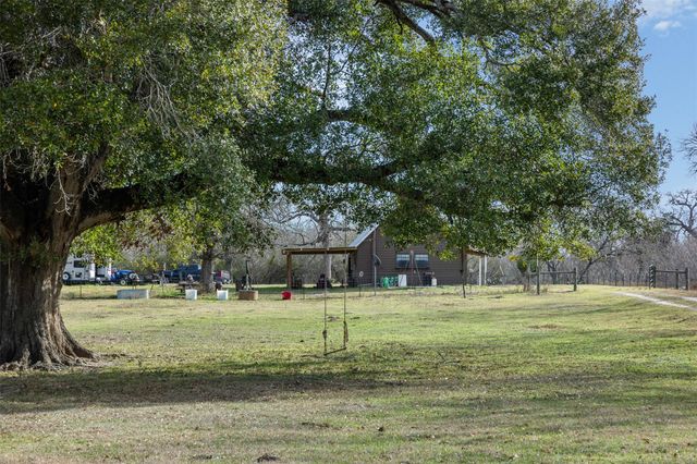 1820 South Old Smithville RD, Flatonia, TX 78941