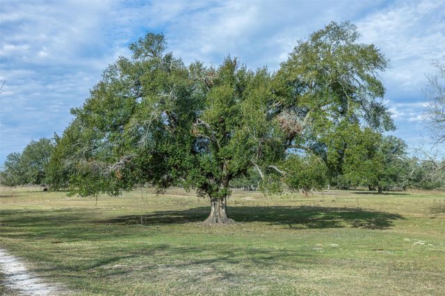 1820 South Old Smithville RD, Flatonia, TX 78941