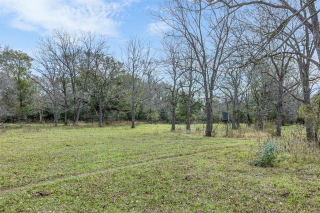 1820 South Old Smithville RD, Flatonia, TX 78941
