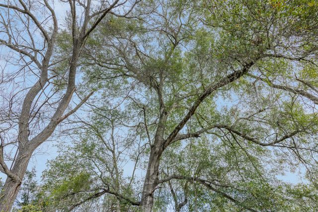 1820 South Old Smithville RD, Flatonia, TX 78941