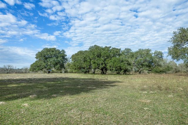 1820 South Old Smithville RD, Flatonia, TX 78941