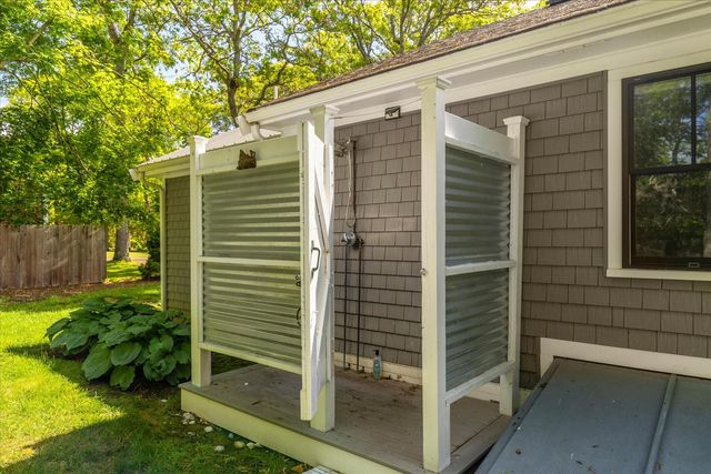 125 Highpoint Road, Marstons Mills, MA 02648