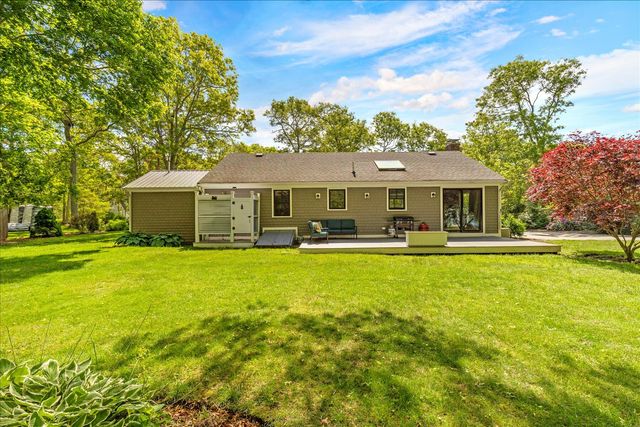 125 Highpoint Road, Marstons Mills, MA 02648
