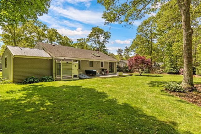 125 Highpoint Road, Marstons Mills, MA 02648