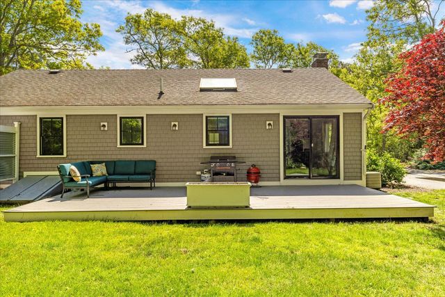 125 Highpoint Road, Marstons Mills, MA 02648