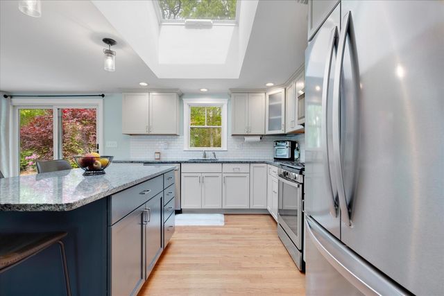 125 Highpoint Road, Marstons Mills, MA 02648