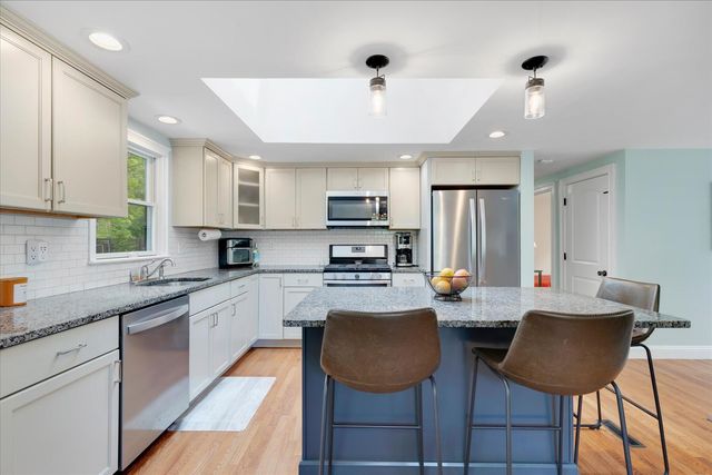 125 Highpoint Road, Marstons Mills, MA 02648