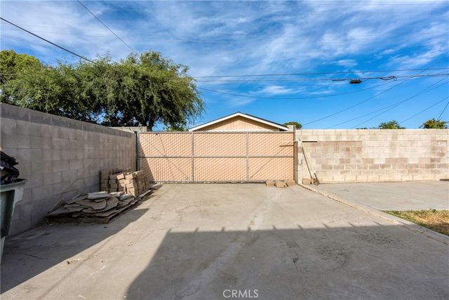 3305 Dwight Street, Bakersfield, CA 93306