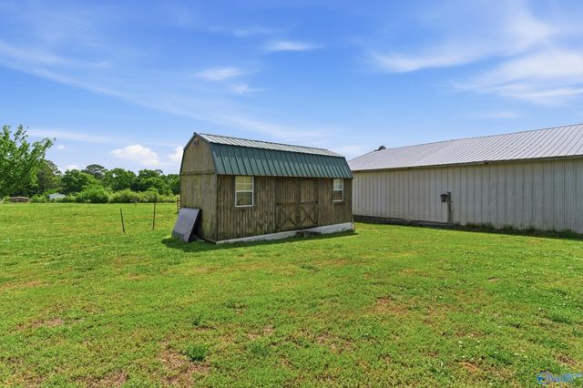 3305 Hustleville Road, Albertville, AL 35951