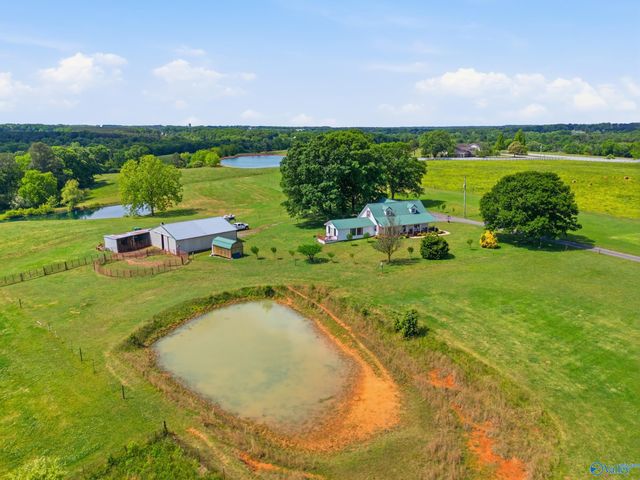 3305 Hustleville Road, Albertville, AL 35951