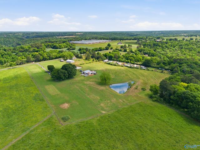 3305 Hustleville Road, Albertville, AL 35951