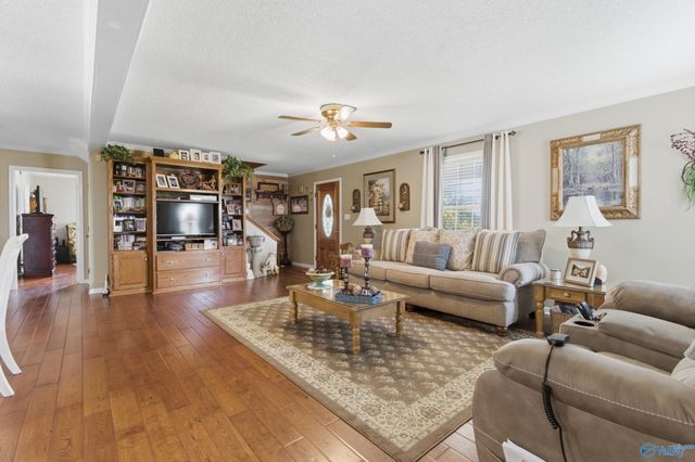 3305 Hustleville Road, Albertville, AL 35951