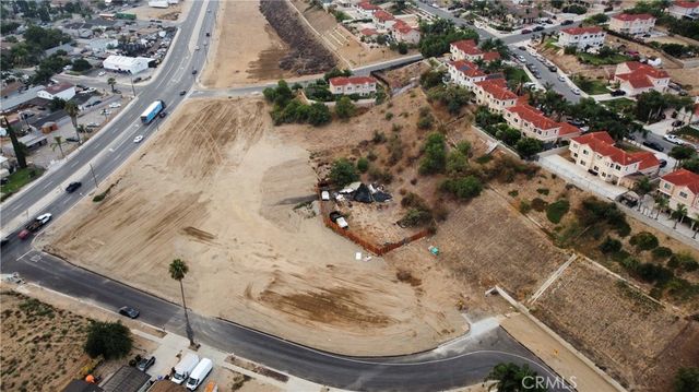 18661 5th, Bloomington, CA 92316
