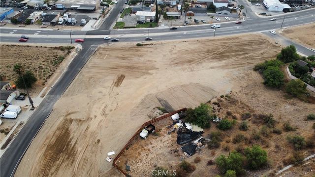 18661 5th, Bloomington, CA 92316