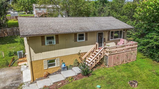 2127 Highland Rd, Maryville, TN 37801