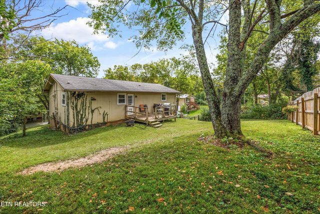 2127 Highland Rd, Maryville, TN 37801