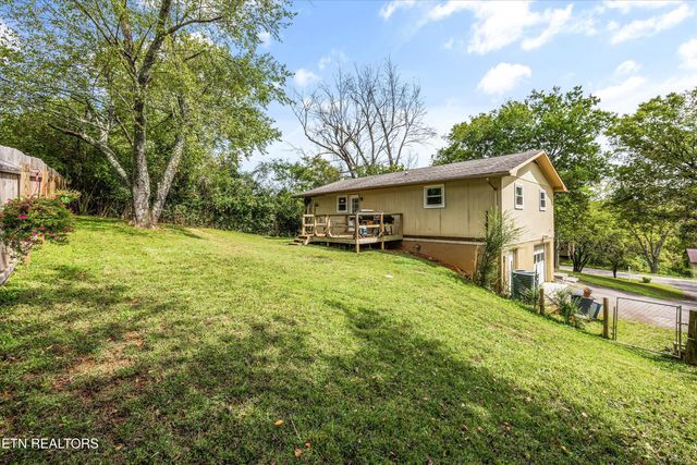 2127 Highland Rd, Maryville, TN 37801