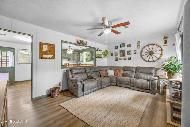 2127 Highland Rd, Maryville, TN 37801