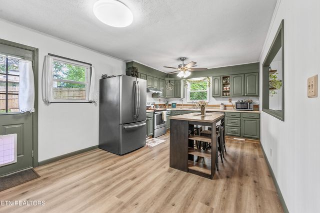 2127 Highland Rd, Maryville, TN 37801