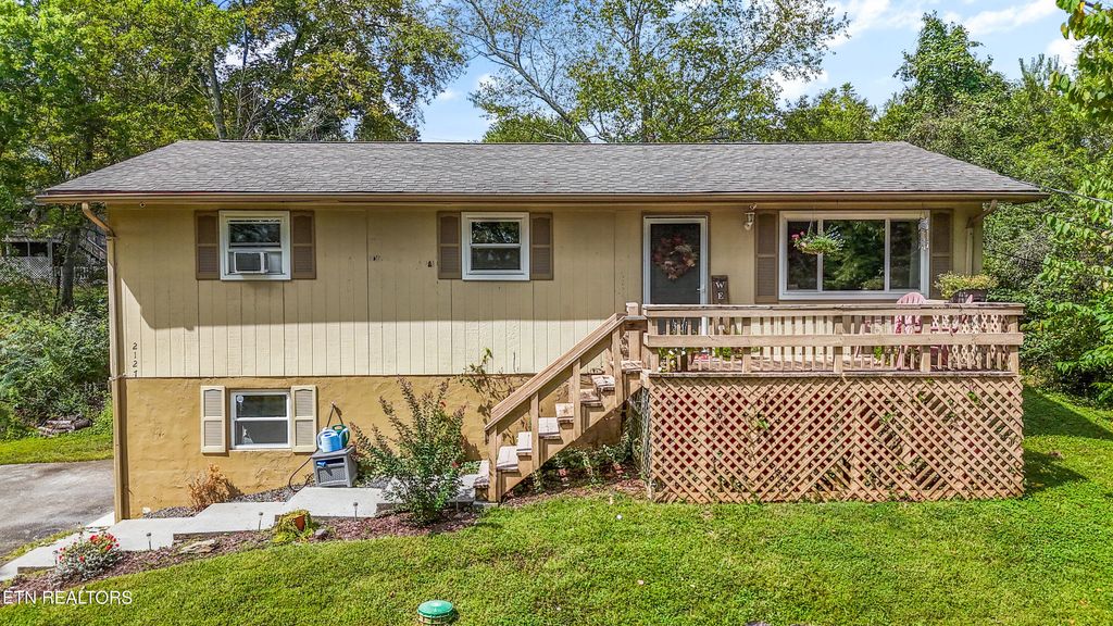 2127 Highland Rd, Maryville, TN 37801