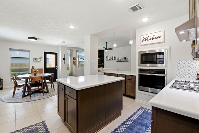 2109 Amistad Road, Dickinson, TX 77539