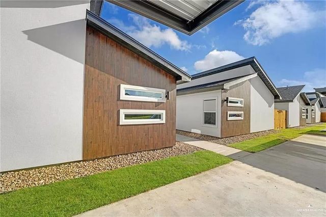 1302 W Platinum Drive 1, Pharr, TX 78577