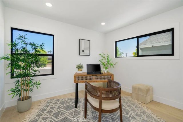 17200 Lanark Street, Lake Balboa, CA 91406