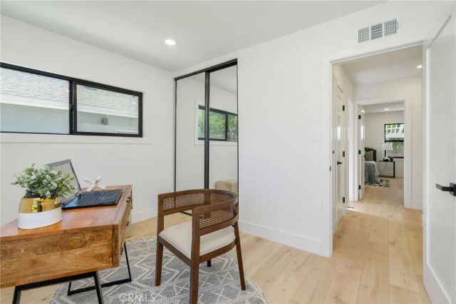 17200 Lanark Street, Lake Balboa, CA 91406