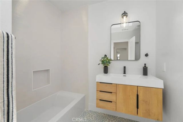 17200 Lanark Street, Lake Balboa, CA 91406