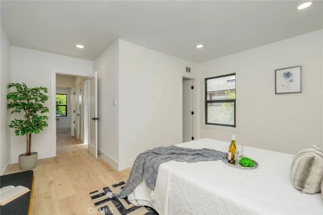 17200 Lanark Street, Lake Balboa, CA 91406