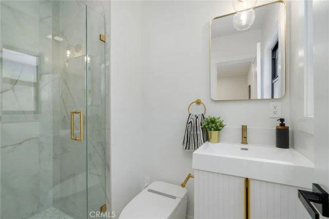 17200 Lanark Street, Lake Balboa, CA 91406