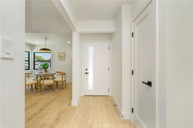 17200 Lanark Street, Lake Balboa, CA 91406