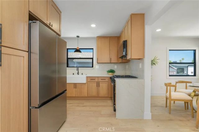 17200 Lanark Street, Lake Balboa, CA 91406