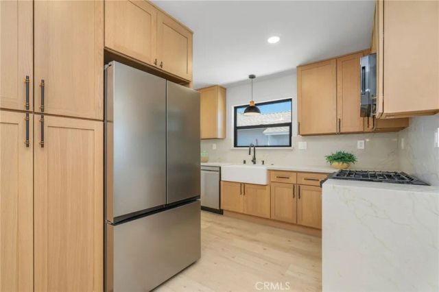 17200 Lanark Street, Lake Balboa, CA 91406