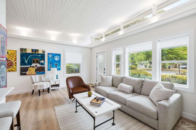 1720 E Leonard St, Pensacola, FL 32503