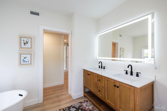 1720 E Leonard St, Pensacola, FL 32503