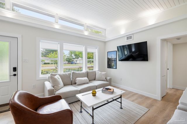 1720 E Leonard St, Pensacola, FL 32503