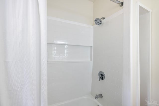 1720 E Leonard St, Pensacola, FL 32503