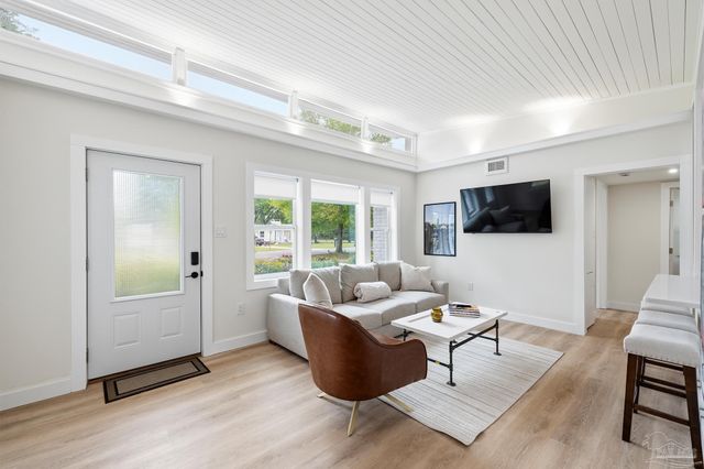 1720 E Leonard St, Pensacola, FL 32503