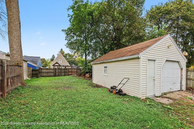 1116 Loraine Avenue, Lansing, MI 48910