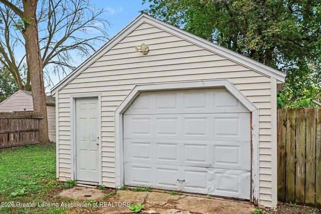 1116 Loraine Avenue, Lansing, MI 48910