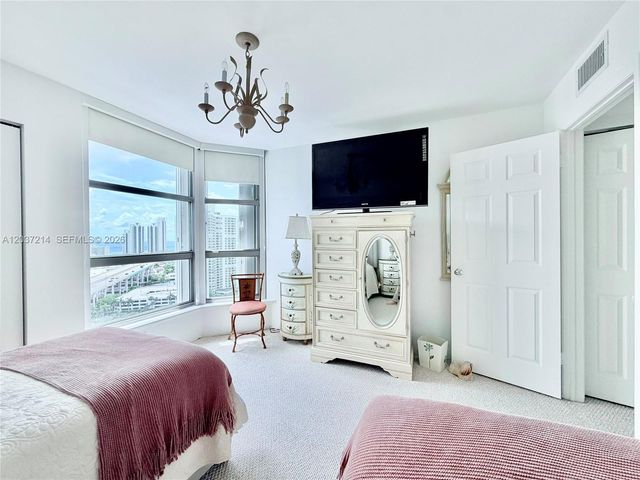 3500 Mystic Pointe Dr 2306, Aventura, FL 33180