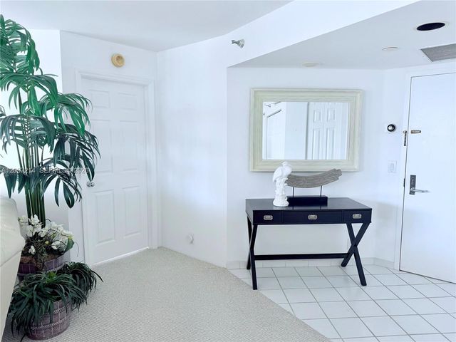 3500 Mystic Pointe Dr 2306, Aventura, FL 33180