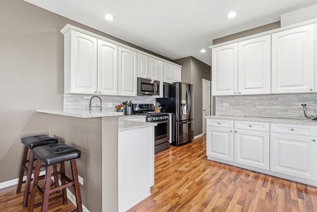 17634 S ALTA Drive, Lockport, IL 60441