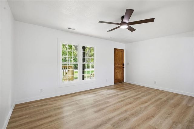 36 SW 1421st Road, Holden, MO 64040