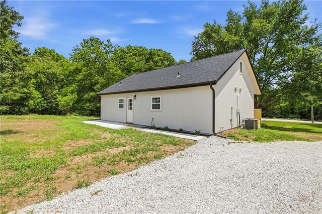 36 SW 1421st Road, Holden, MO 64040