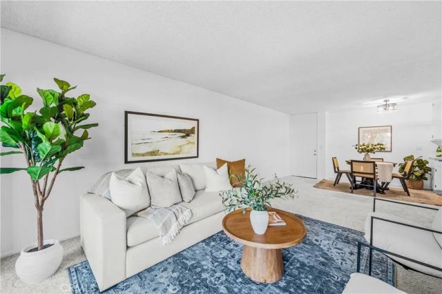 564 N Bellflower 116, Long Beach, CA 90814