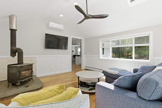 62 Hemenway, Framingham, MA 01701